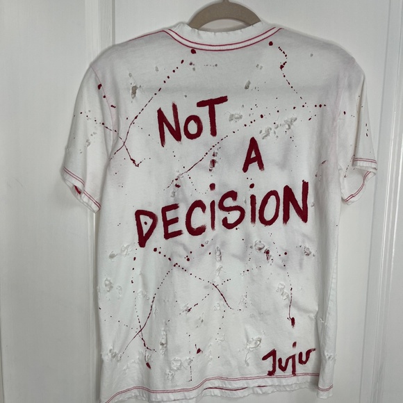 Distressed Graphic Tee “Love is a Feeling / Not a Decision” XS - Picture 6 of 8